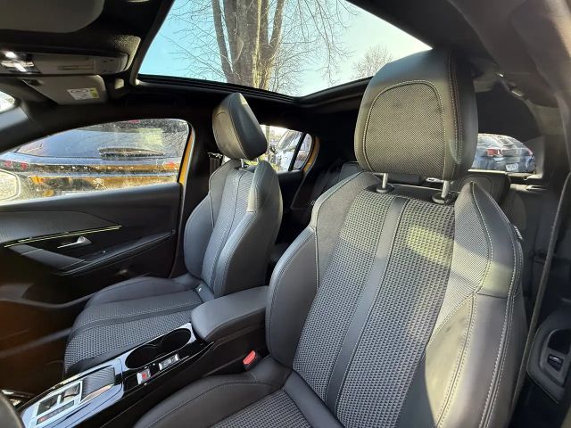 Peugeot E-208 GT-Line