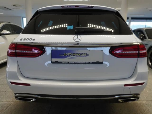 Mercedes-Benz E 200 E 200 d