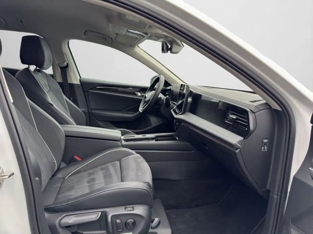 Volkswagen Passat 1.5 eTSI Business DSG Variant