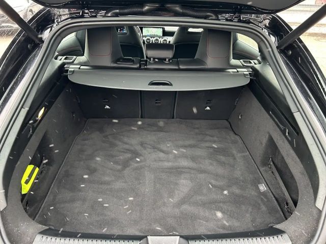 Mercedes-Benz CLA 200 AMG Line Shooting Brake