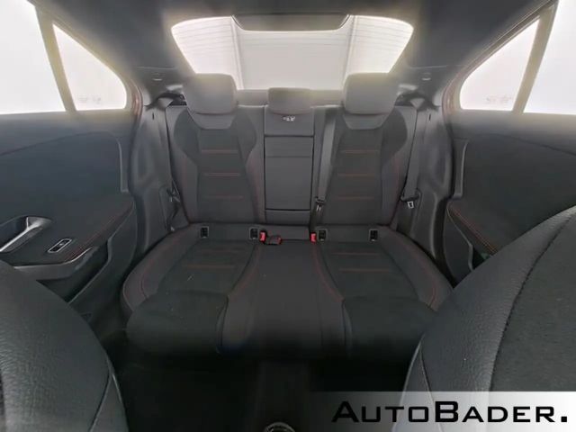 Mercedes-Benz A 220 A 220 d AMG Line Premium