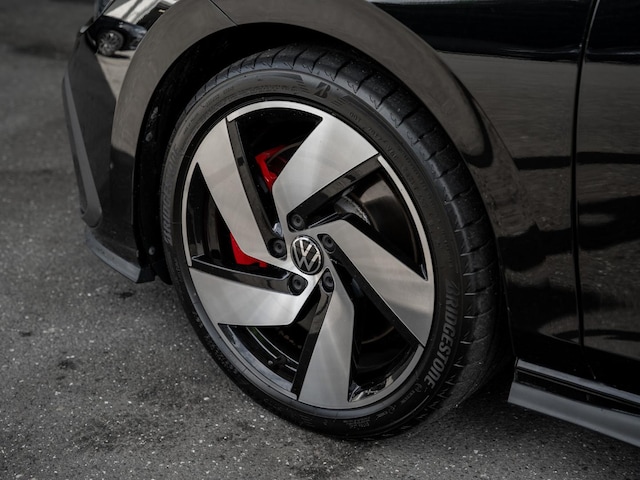 Volkswagen Golf 2.0 TSI DSG