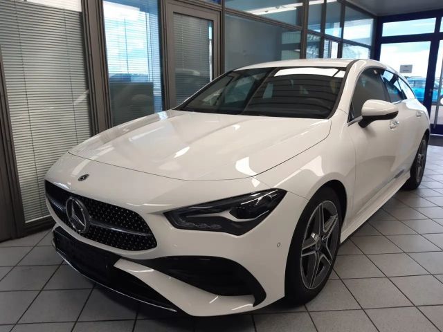 Mercedes-Benz CLA 200 AMG Line