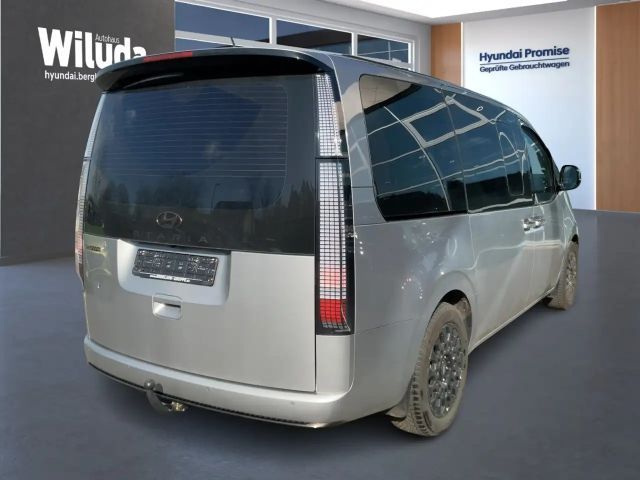 Hyundai Staria Signature