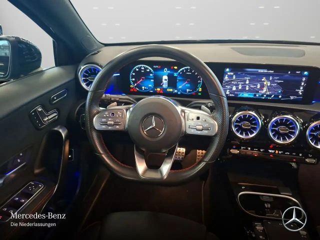 Mercedes-Benz A 250 A 250 e AMG Line