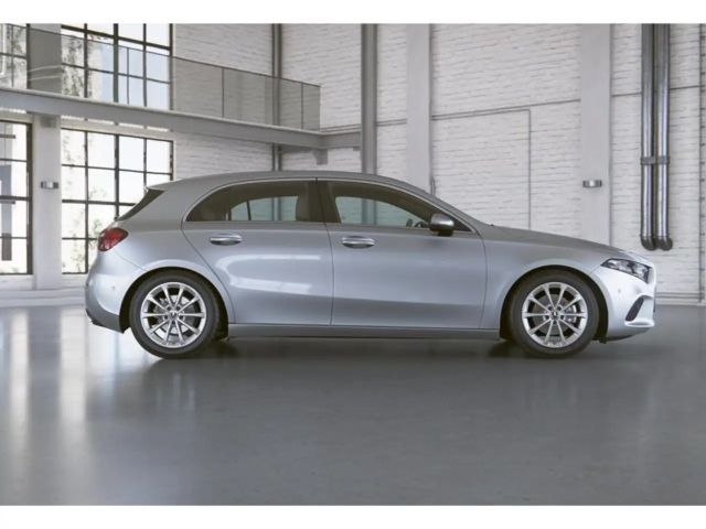 Mercedes-Benz A 180 AMG Line Progressive