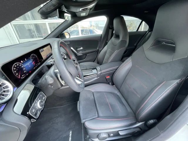 Mercedes-Benz CLA 180 AMG Line Coupé