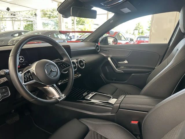 Mercedes-Benz A 180 *KAMERA*NAVi*LED*LEDER*SiTZHG*DAB*