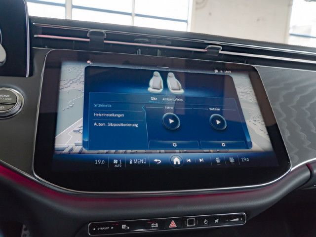 Mercedes-Benz E 200 AMG Line Sedan