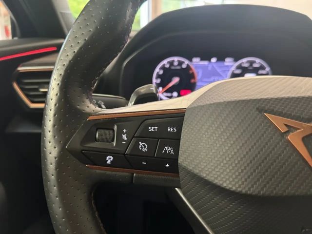 Cupra Formentor AUTOMATIK NAV LED AHK DIG-DISPLAY KAMERA ACC SITZ.