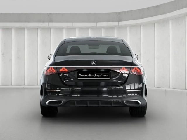 Mercedes-Benz E 220 AMG Line E 220 d Sedan