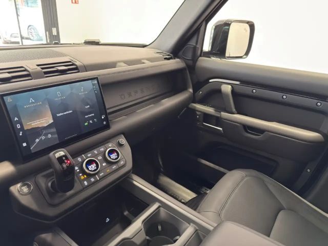 Land Rover Defender 110 D300 Dynamic HSE