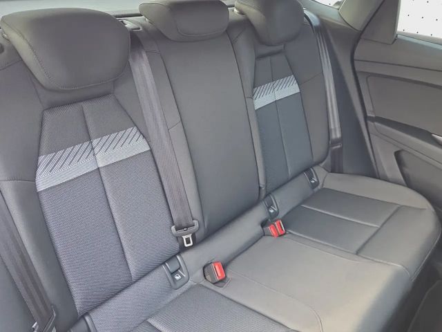 Audi Q4 e-tron 45*AHK*KAMERA*NAVI*LED*19ZOL