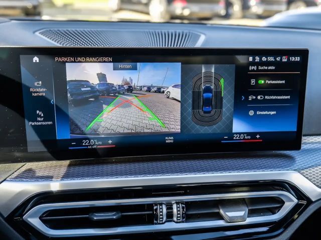 BMW 330 330d M-Sport Sedan