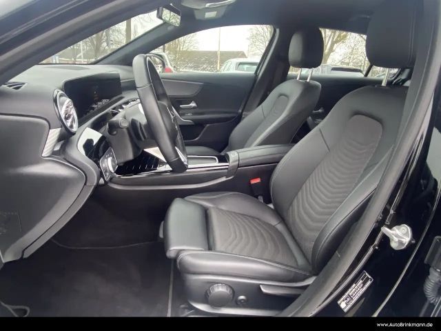 Mercedes-Benz A 200 A 200 d