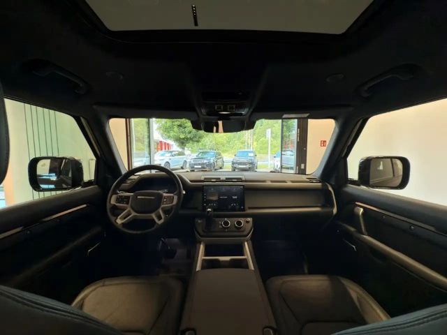 Land Rover Defender D300 Dynamic SE
