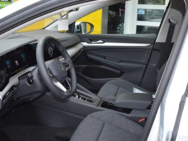 Volkswagen Golf Life Variant