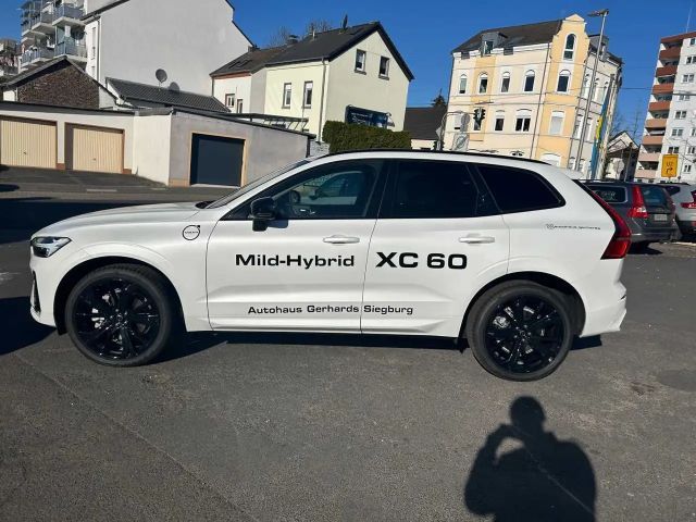 Volvo XC60 AWD Dark Plus