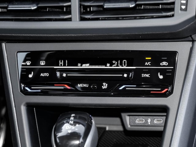 Volkswagen Polo Polo 1.0 R-LINE CAM ACC LM17 NAVI CARPLAY SITZHZ