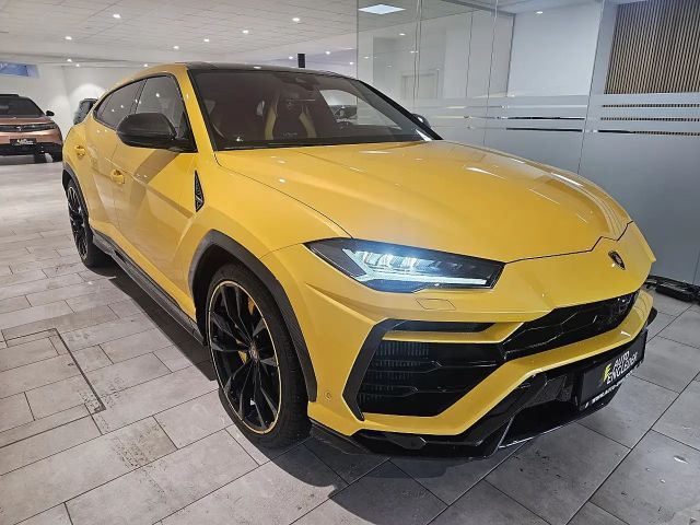 Lamborghini Urus AWD