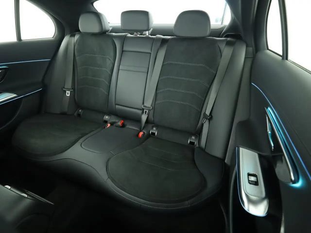 Mercedes-Benz E 220 E 220 d Sedan