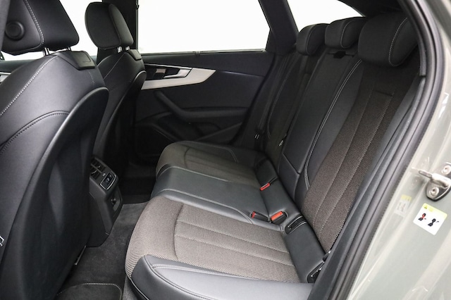 Audi A4 45 TFSI Avant Quattro S-Line S-Tronic