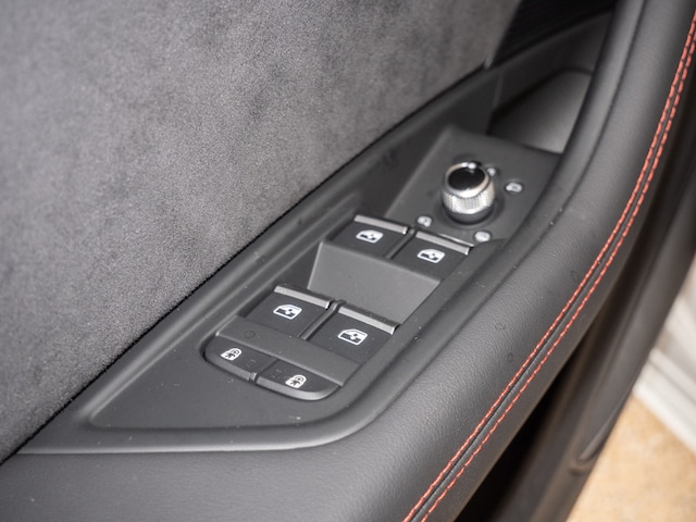 Audi A4 40 TFSI Avant Quattro S-Line S-Tronic