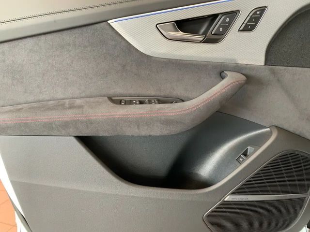 Audi RS Q8 Performance Quattro