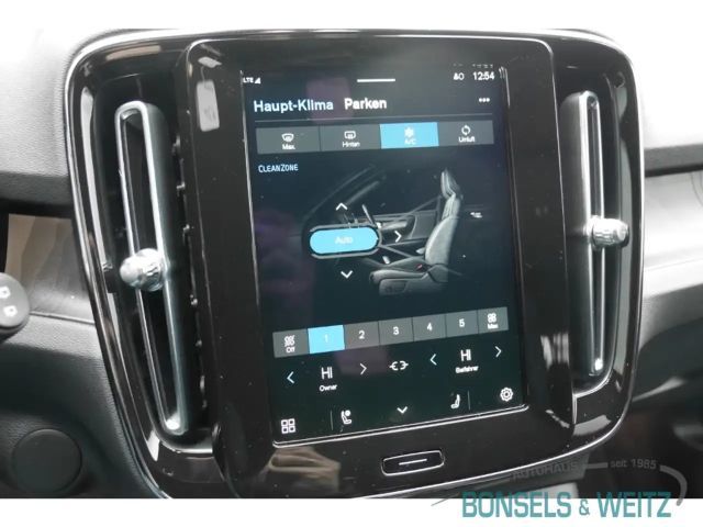 Volvo XC40 AWD Plus Recharge Twin Engine