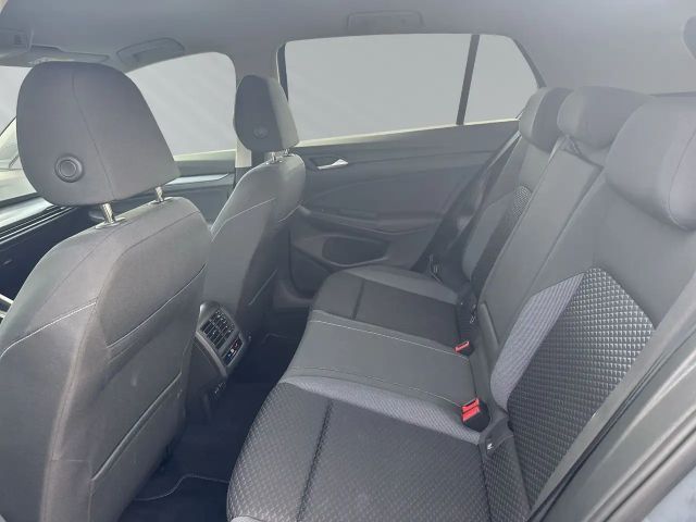 Volkswagen Golf 1.5 eTSI Golf VIII Style