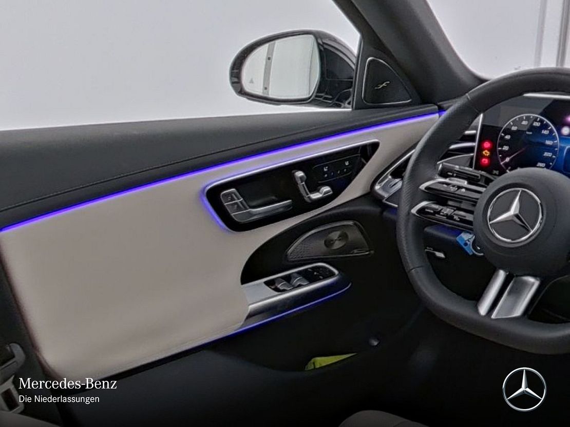 Mercedes-Benz E 200 Sedan