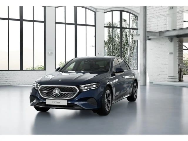Mercedes-Benz E 200 4MATIC AVANTGARDE Sedan