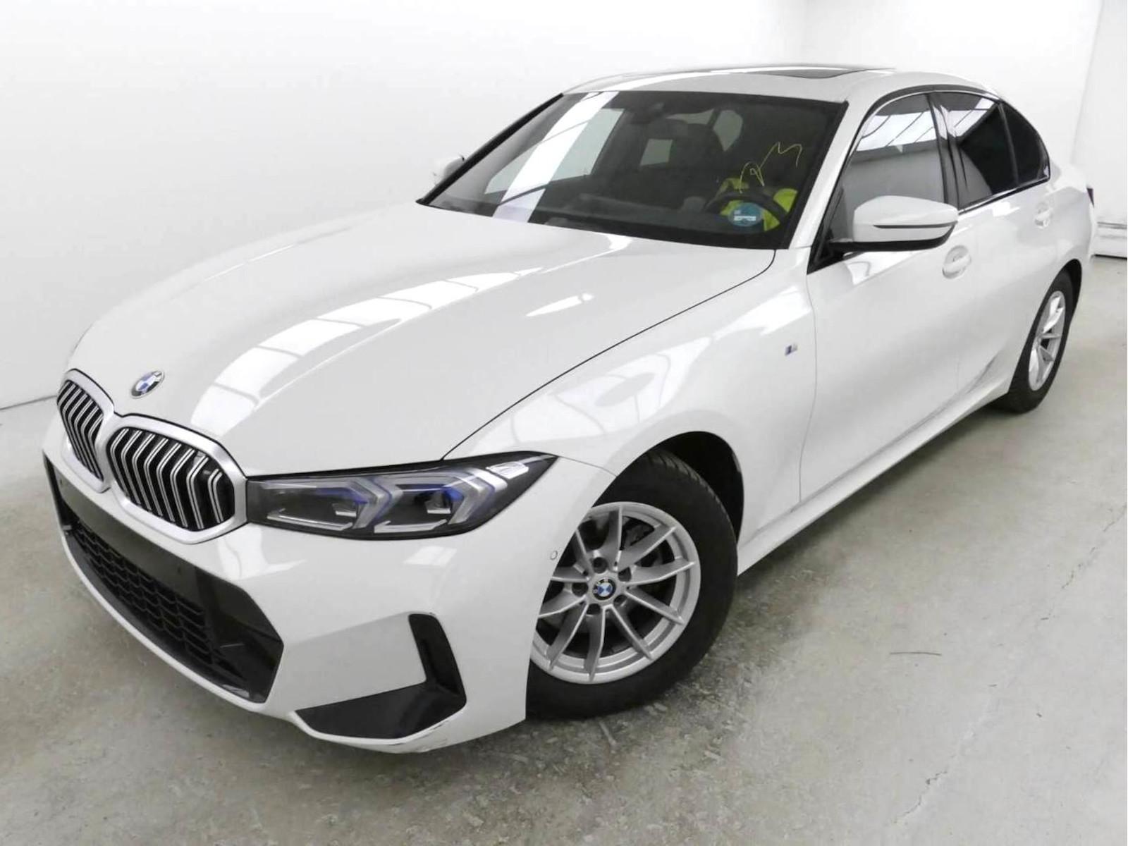 BMW 320 320i M-Sport Sedan