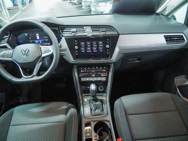 Volkswagen Touran 1.5 TSI DSG IQ.Drive R-Line