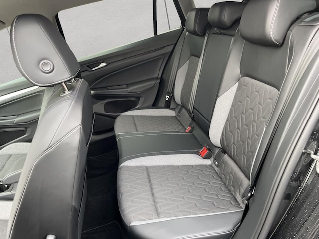 Volkswagen Golf 1.5 eTSI DSG Plus Variant