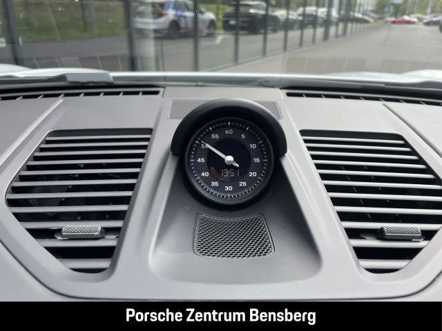 Porsche 992 4 Cabrio GTS Targa