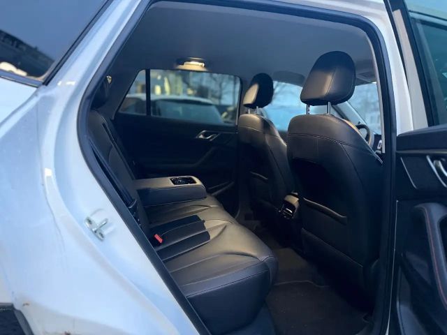 MG HS PHEV // PLUG-IN-HYBRID