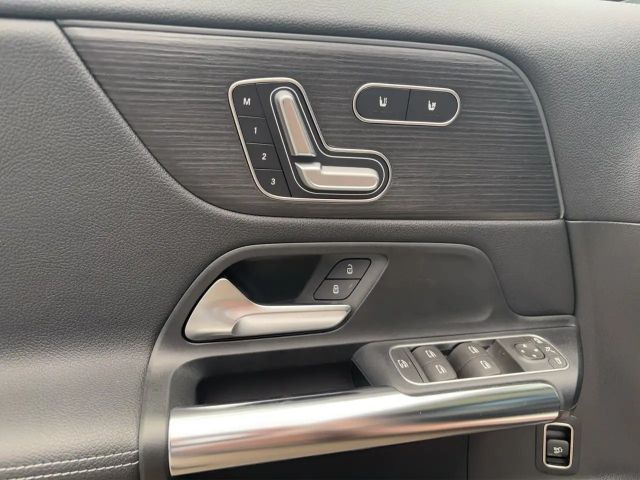 Mercedes-Benz EQA 350 4MATIC AMG Line