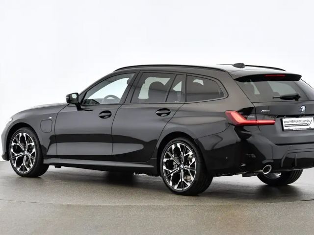 BMW 330 330e M-Sport xDrive
