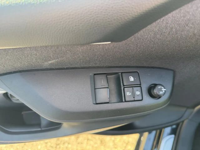 Toyota Yaris Active Hatchback Hybride