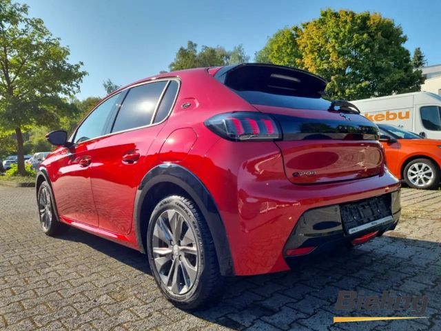 Peugeot 208 Navi Rückfahrkamera Einparkhile 1.Hand
