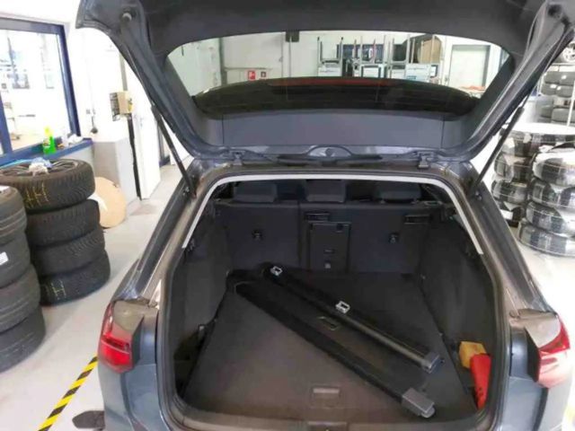 Volkswagen Golf DSG Life Variant