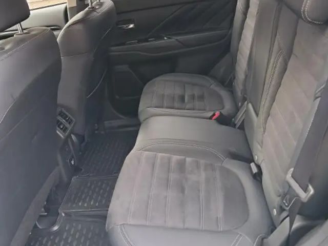 Mitsubishi Outlander 4WD MIVEC PHEV