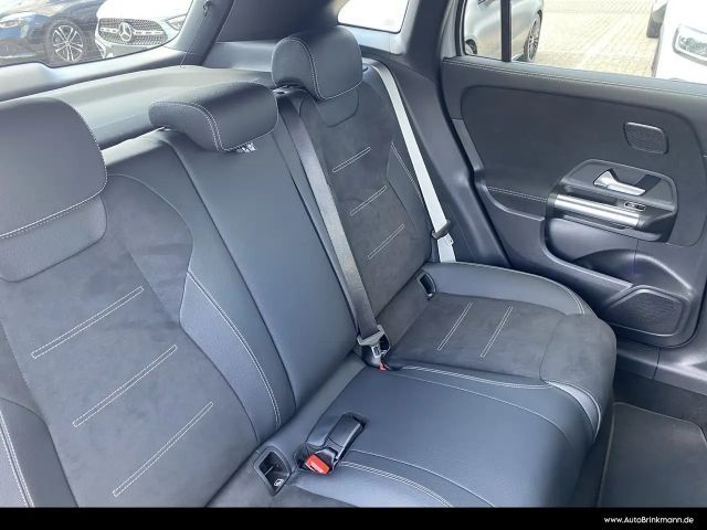 Mercedes-Benz GLA 180 AMG Line