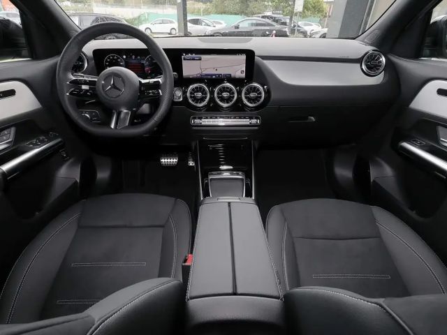 Mercedes-Benz GLA 220 4MATIC AMG Line