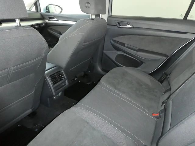 Volkswagen Golf Life Variant