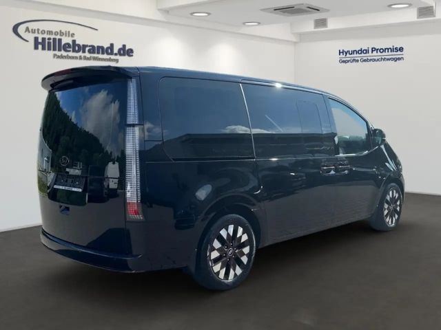 Hyundai Staria Signature
