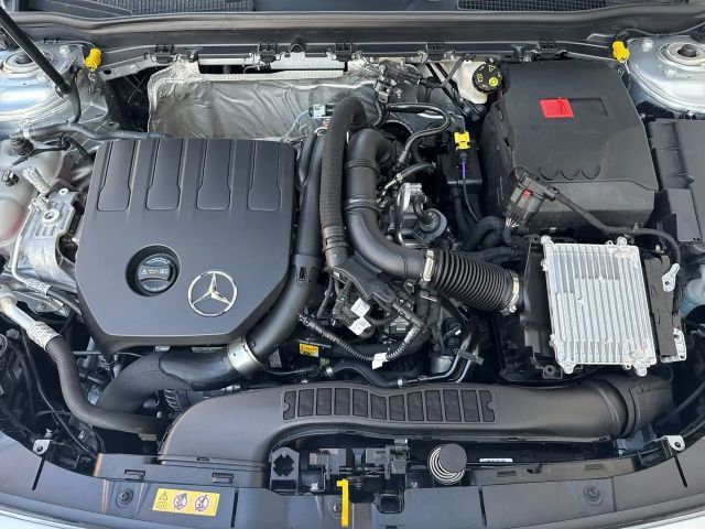 Mercedes-Benz A 180 Limousine PTS Cam Navi Wide LED SHZ