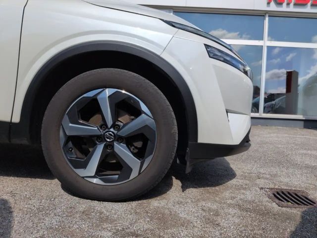 Nissan Qashqai Premiere Edition Panorama Klima ACC Navi Kamera LE