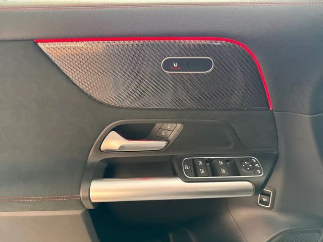 Mercedes-Benz GLA 200 4MATIC GLA 200 d